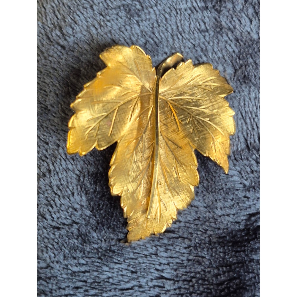 Vintage Wells 14K Gold Filled Leaf Brooch Textured Maple Leaf Pin 14KGF brooch